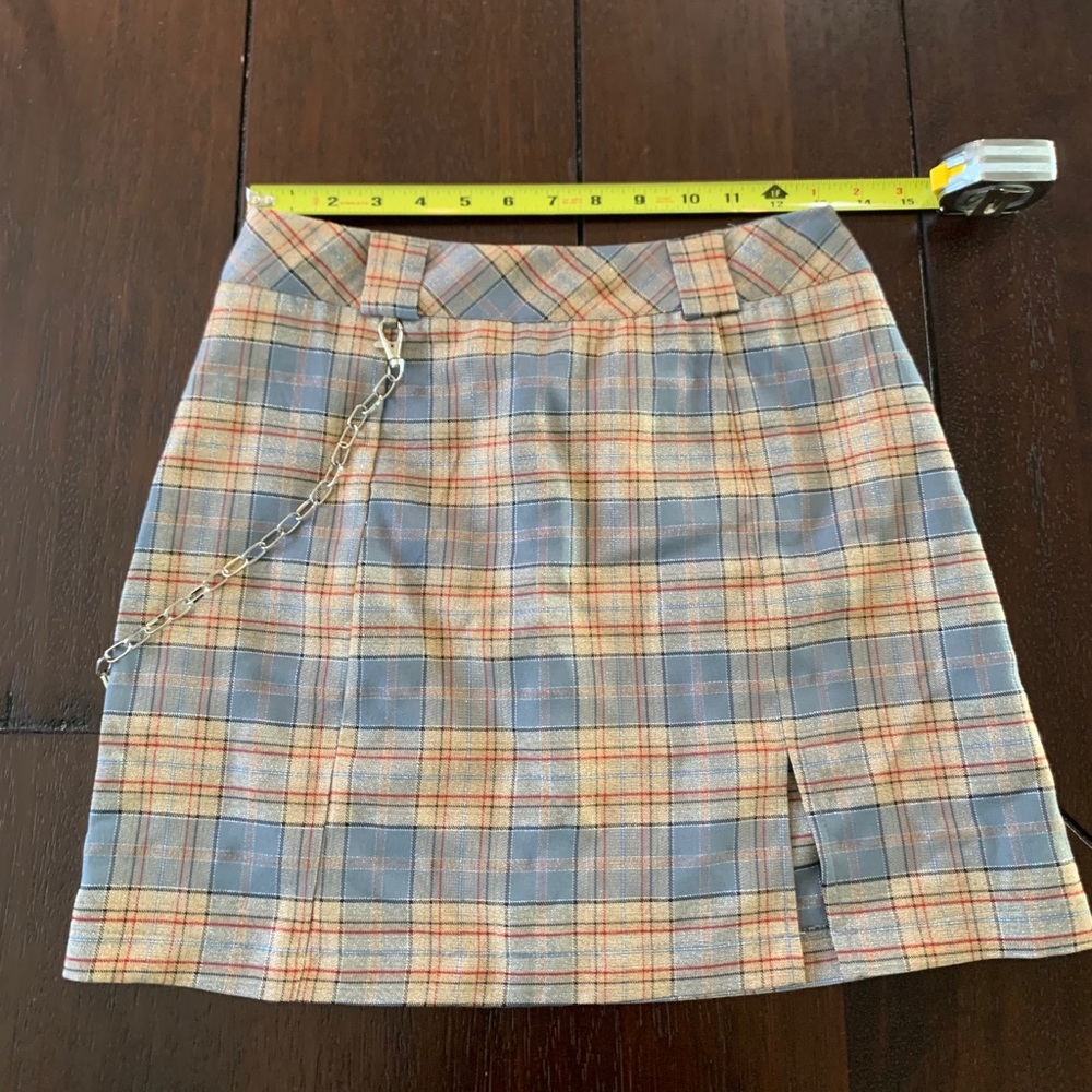 plaid skirt with detachable chain